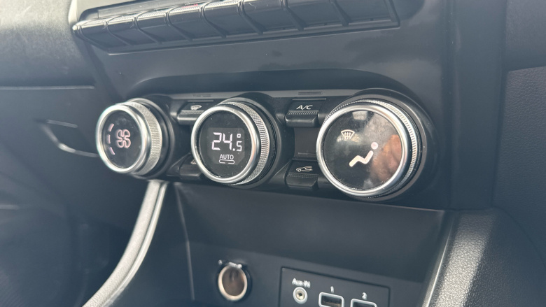 Renault Captur 1.0 TCE 100 Iconic 5dr Petrol Hatchback